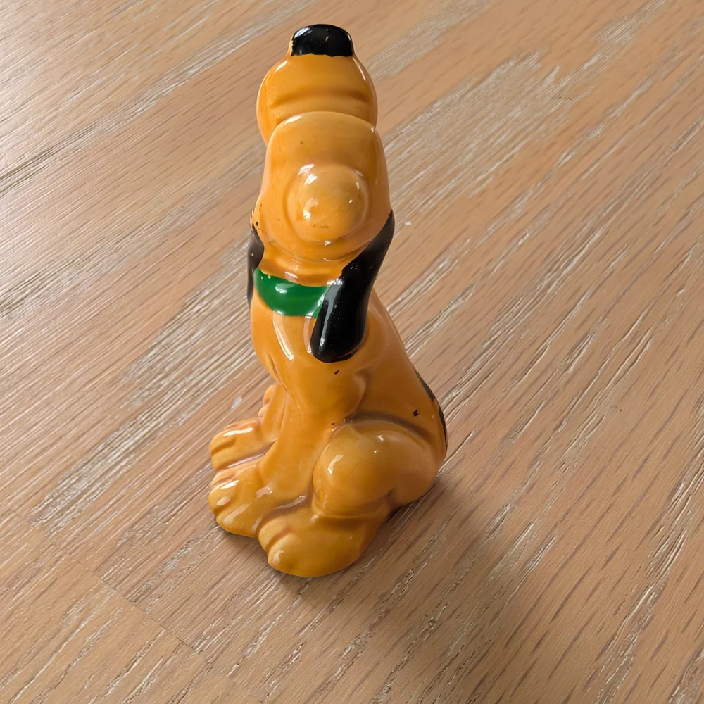 Vintage Walt Disney Collectible 2.5